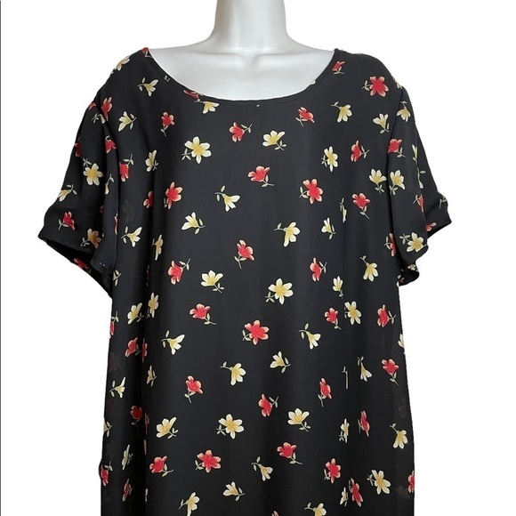 Jeffery & Dara plus size short sleeve floral dress - Picture 2 of 9